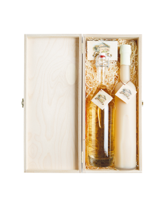Nr. 06 - Christbaum Lob Geschenkpaket von Prinz mit je einer 0,5-Liter-Flasche Alte Williams-Christ-Birne und Marc de Champagne Trüffel Likör in edler Holzkiste. 