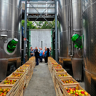 Prinz Brennereiführung durch den Obsthof