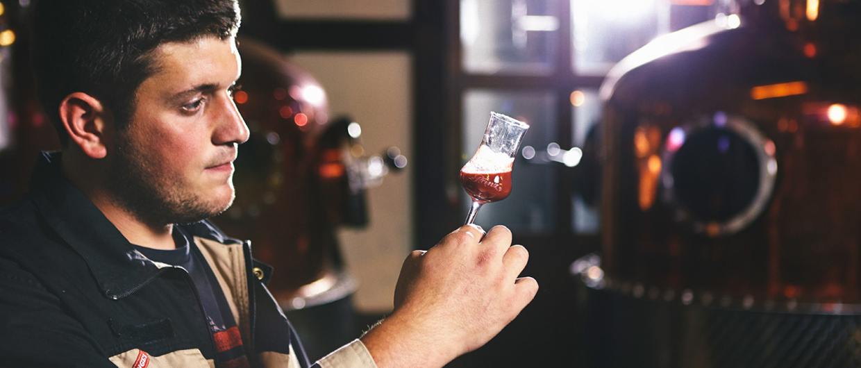 Immerse yourself in the world of schnapps distilling - Traditional distilling art since 1886