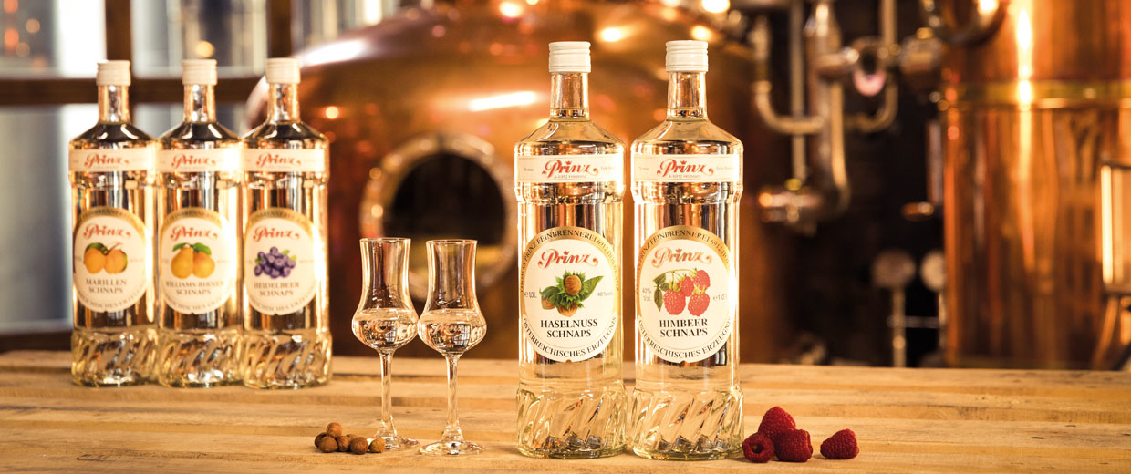 The traditional schnapps with 40% from Prinz, such as hazelnut schnapps, apricot schnapps or Williams-Christ pear schnapps, are among the Austrian specialities.